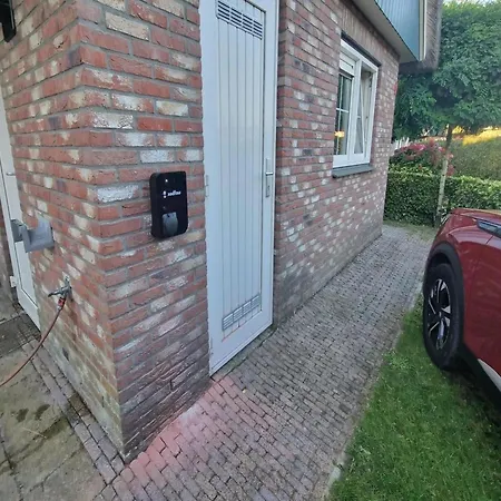 Hébergement de vacances 6-person With Garden Sint Maartensvlotbrug