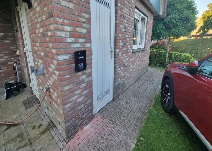 Дом отдыха 6-person With Garden Sint Maartensvlotbrug